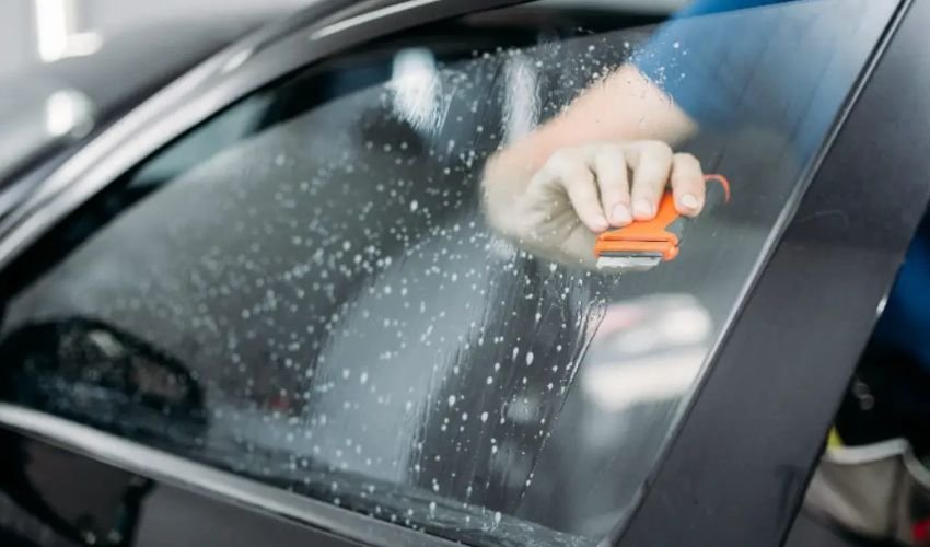 Remove Residue & Clean The Window