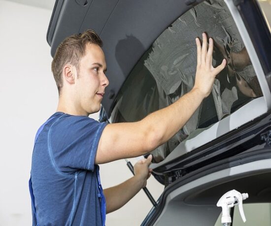 tinting car windows dubai